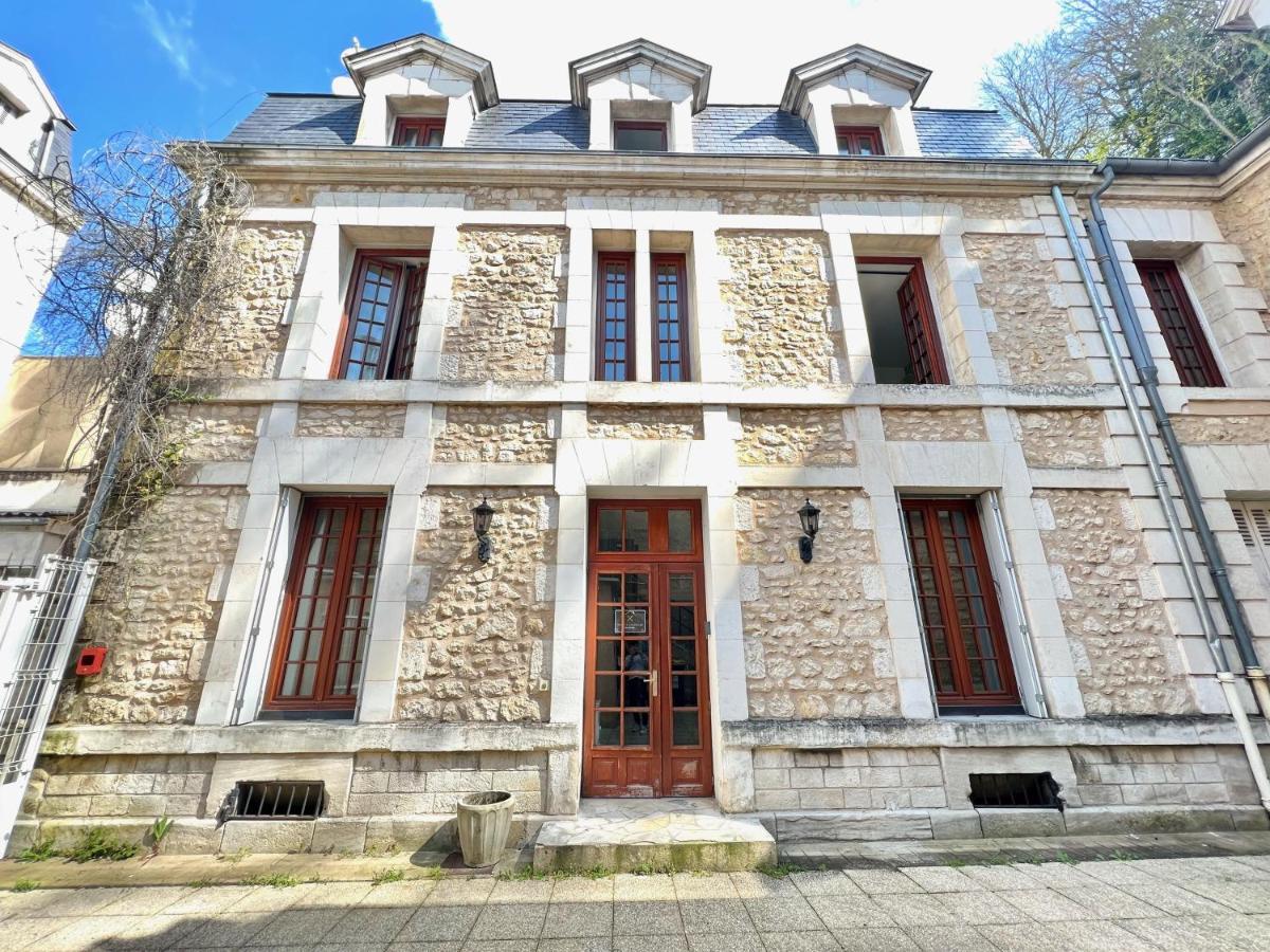 Apartmán Le Melusine , A 50M De La Gare De Poitiers Exteriér fotografie
