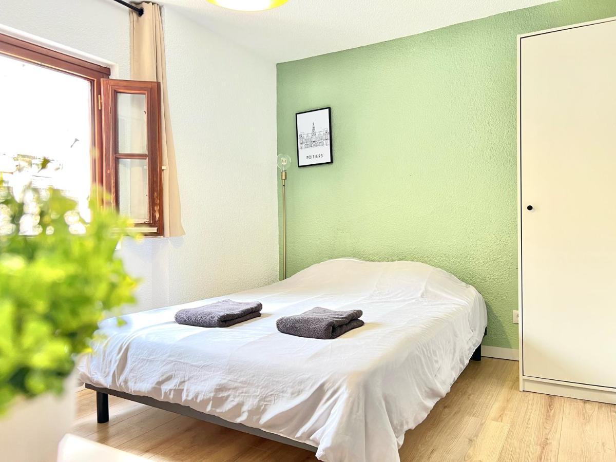 Apartmán Le Melusine , A 50M De La Gare De Poitiers Exteriér fotografie